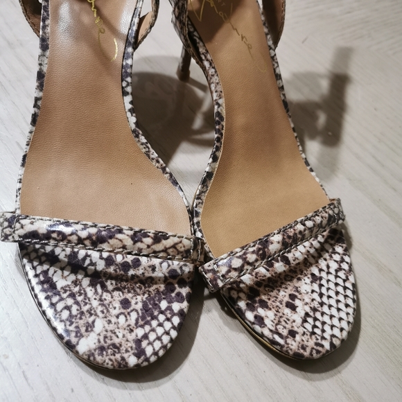 Report Signature Heels - Picture 4 of 10